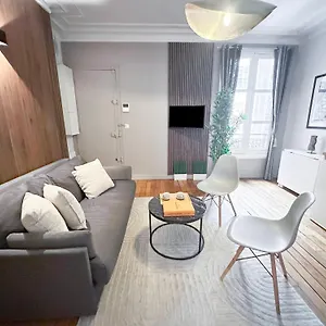 Unique Flat Near Louvre & Palais Royal Apartment